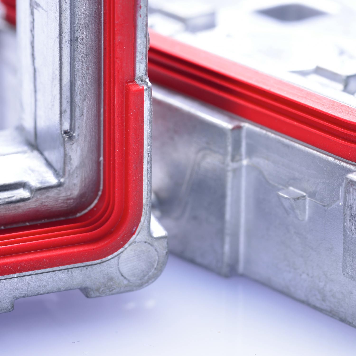 Silicone-aluminium composite parts Silicone-aluminium composite parts